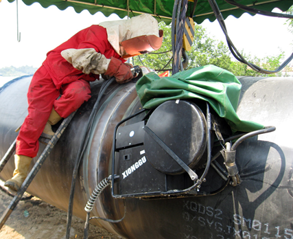野外長(zhǎng)輸管道自保護(hù)焊機(jī)