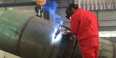 它就是你在找的一款與全自動焊機(jī)，焊接機(jī)器人協(xié)同工作的半自動焊接機(jī)